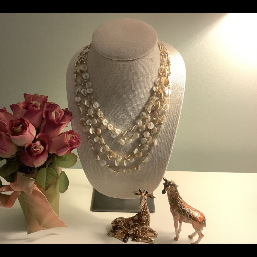 Shell Necklace - Picture 2 of 13